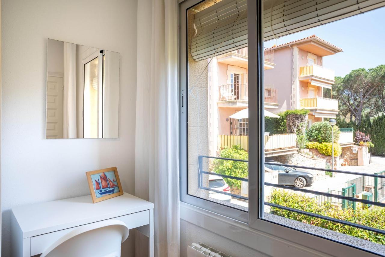 Bonita Casa Adosada Con Jardin Privado Y Piscina Comunitaria Calella De Palafrugell Kültér fotó