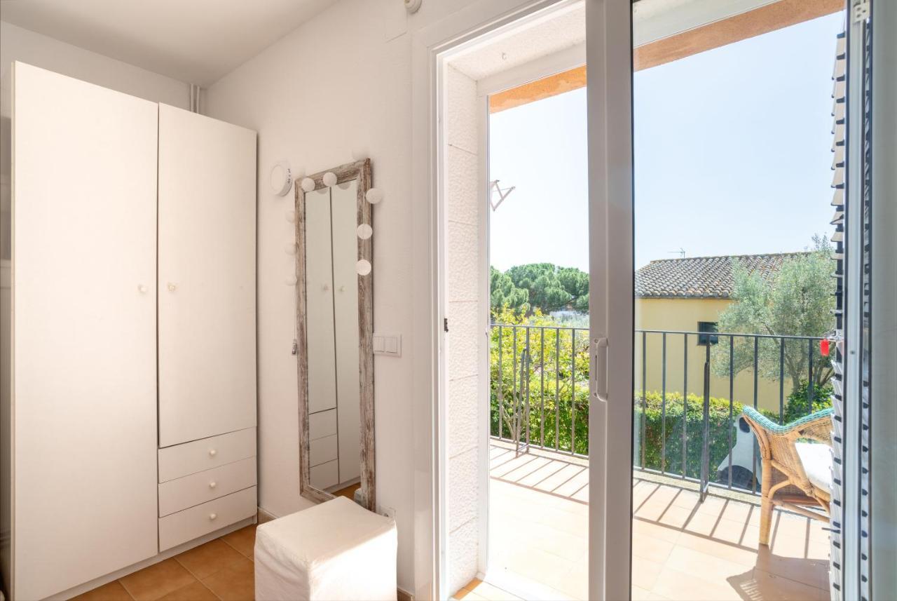 Bonita Casa Adosada Con Jardin Privado Y Piscina Comunitaria Calella De Palafrugell Kültér fotó
