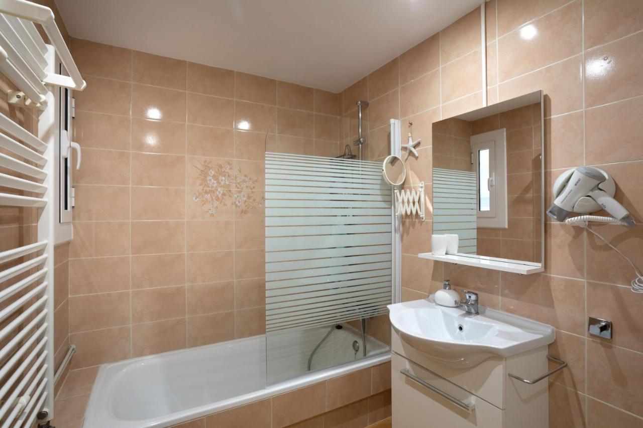 Bonita Casa Adosada Con Jardin Privado Y Piscina Comunitaria Calella De Palafrugell Kültér fotó